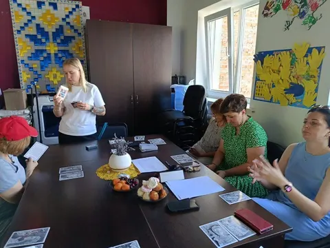 Психологічна підтримка для переселенок: як практики допомагають знайти сили