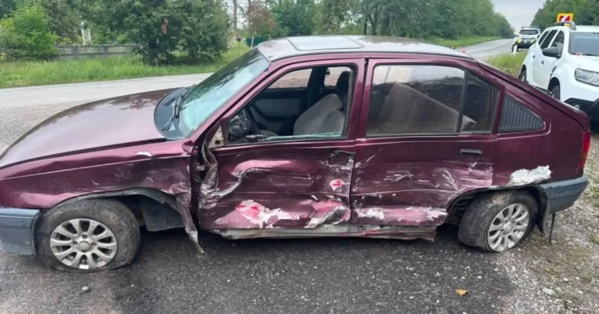 Потрійна ДТП на Вінниччині: жінка за кермом Opel постраждала