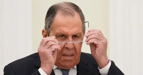 Родина Лаврова отримала громадянство ОАЕ: що це означає