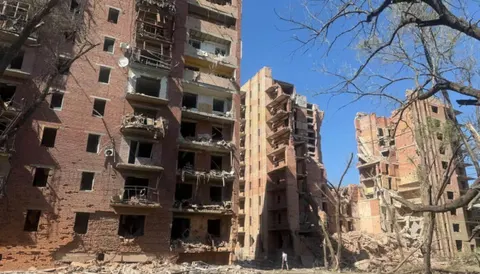 Авіаудар по Слов'янську: поранена жінка, що відомо