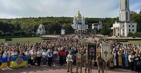Проща в Зарваниці: військові, ветерани та родини захисників молилися разом