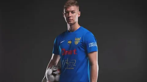 Як українському воротарю знайти команду в Іспанії: історія Дмитра Погорілого