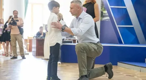 Як Київ підтримує родини полеглих Героїв: нагороди та допомога