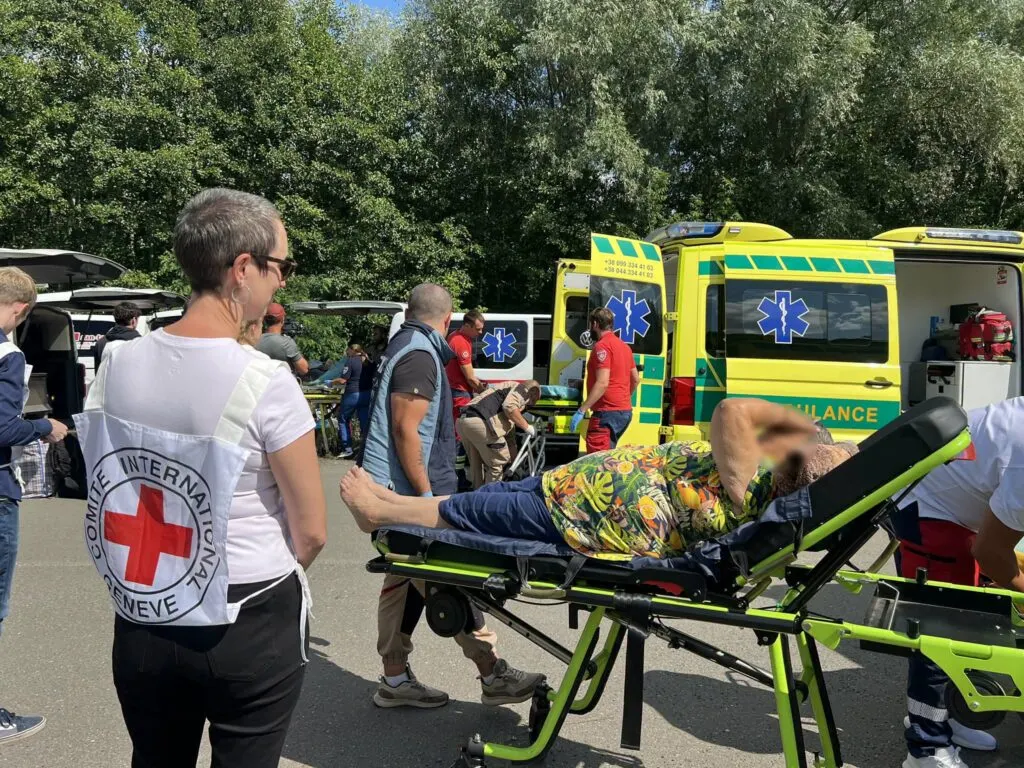 Як виїхати з окупації: покрокова допомога від Save Ukraine
