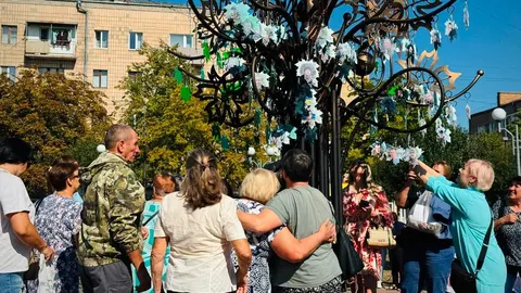 «Дерево надії» у Костополі: як вшанувати пам'ять і підтримати родини