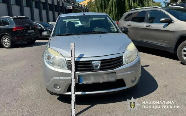У Тернополі авто заднім ходом збило 76-річну жінку: що варто знати