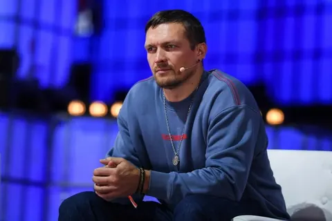Усик призупинив тренування: що радить боксер перед фінальним боєм