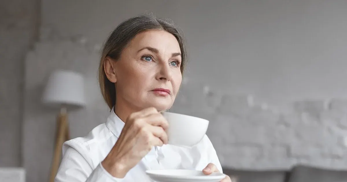 5 ранкових ритуалів для жінок після 50: як почати день із користю