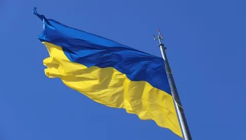 Стометровий прапор об'єднав Вінницю напередодні Дня Державного Прапора