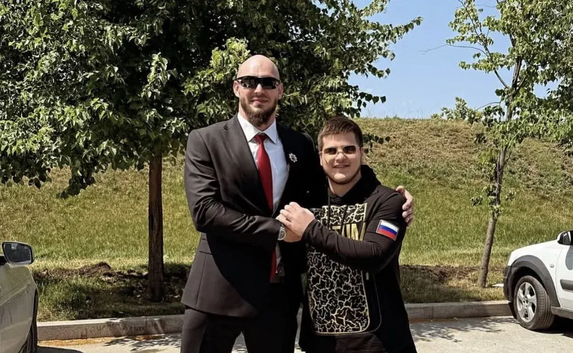 Бойовик “Ахмата” пограбував херсонську родину на 17,7 млн грн: що відомо