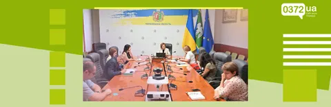 На Буковині двом родинам, які приймають дітей, виплатять по 50 тисяч гривень