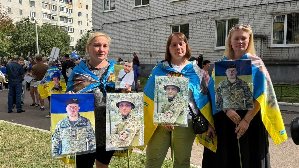 Як родини з Черкащини шукають рідних на обмінах полонених