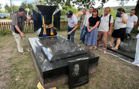 Пам’ятник Євгену Коновальцю повертається з Роттердама на Львівщину