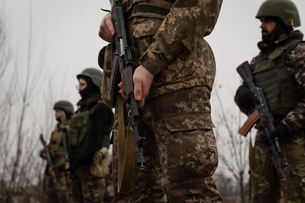 Кредити військових можуть списати без податку: що це змінить для родин