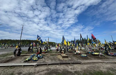 Як родини загиблих можуть контролювати добудову меморіалу на Затуринському кладовищі