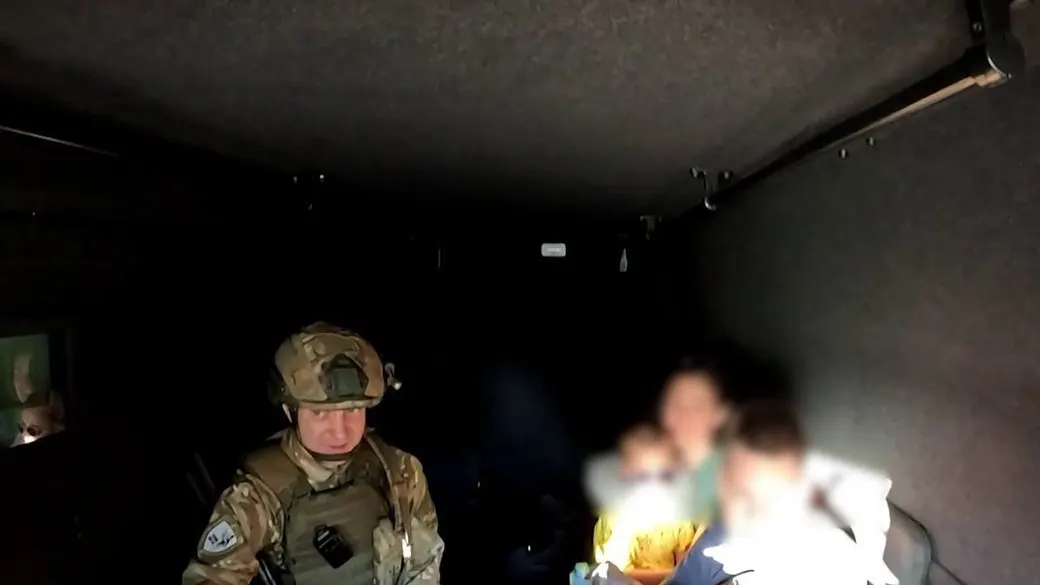 Евакуація з Нікополя: як родина з дітьми втекла від обстрілів