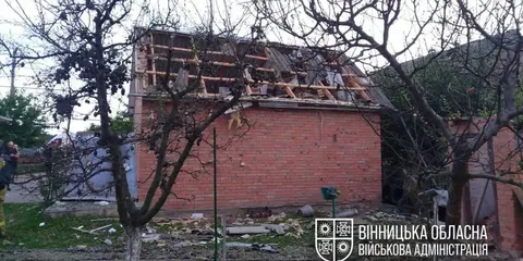 Удар по Вінниці: уламки дрона залетіли в кімнату, є поранені