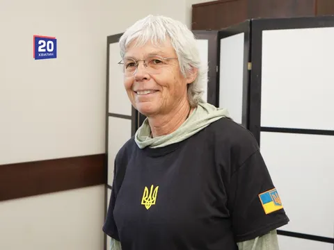 Мануальна терапія для воїнів: американська медикиня у Вінниці
